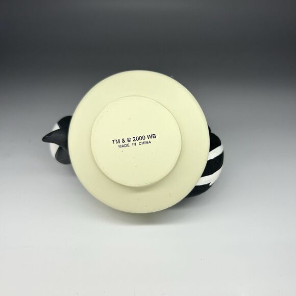 Looney Tunes Warner Bro Christmas Tree Ornament/Pepe Le Pew/Love You a Latte/Box - Picture 8 of 13